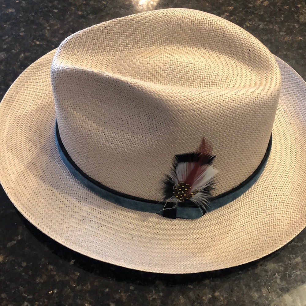Hand woven beautiful gently used fedora